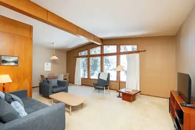 Image de Comfortable Fort Garry Home | 3 Bed | 2 Bath |