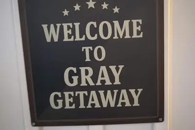 Image de Gray Getaway