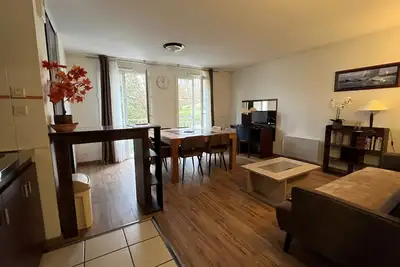 Image de Appartement T3 lumineux proche Thermes - Piscine Commune, Wifi