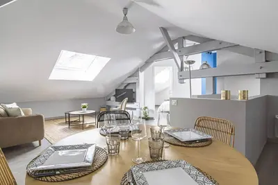 Image de Appartement Chic à Reims, Confort & Élégance