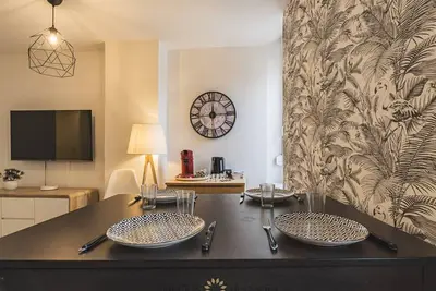 Image de Élégant Loft Moderne à Reims - Détente et Convivialité