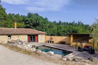 Image de Magnifique maison à Monieux avec piscine privée, utilisable à l'intérieur.