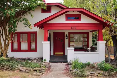 Image de Historic Home in Downtown Benton located steps from the Square