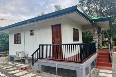 Image de A relaxing location for a two bedroom cottage with full aircon and hot water