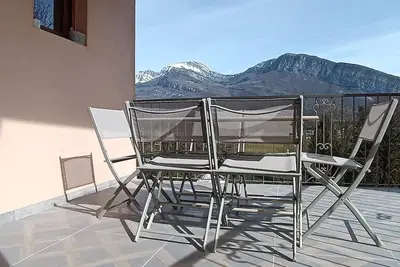 Image de Noyarey Duplex neuf avec vue sur la montagne, terrasse, poêle et chemin de rando