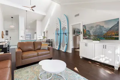 Image de Lakeside Condo w 2 King beds, Shuffleboard/Pool/Paddle boards