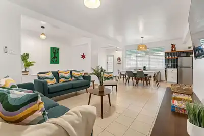 Image de Casa Sol at 413 walking to downtown Rincon