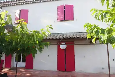Image de Villa avec piscine privée, jardin et vue