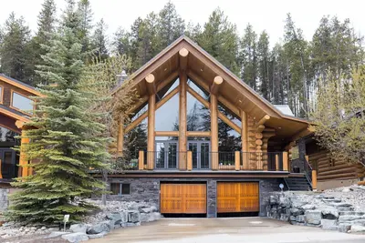 Image de Luxury log home for golfers. Private hot tub, 4br/4ba, and 7 championship courses within 24 minutes.