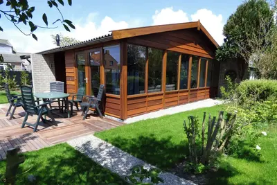 Image de Modern holiday home in Groote Keeten for 4 guests near the beach and Callantsoog. Features dishwasher, underfloor heating and luxury bathroom. Comfortable holiday home by the sea in North Holland.