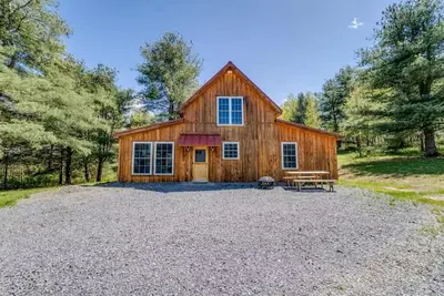 Image de Charming 2-bedroom Wooded Cottage Retreat in the Finger Lakes