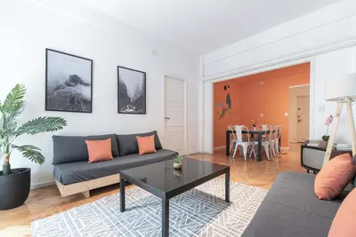 Image de Mot  Rentals + Laprida 1300 - 3 Bd 2 Ba in Recoleta!