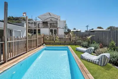 Image de Coastal Calm in the Heart of Portsea