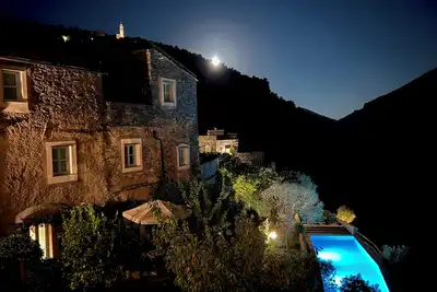 Image de Red Neighborhood in the paradise of Colletta, Liguria, Italy, hiking, climbing, pool