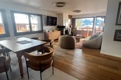 Image de Appartement rénové, à deux pas des pistes, vue imprenable