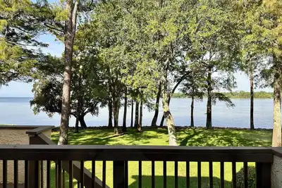 Image de Spring Break/Vacation in this Charming Waterfront townhome in lovely Niceville