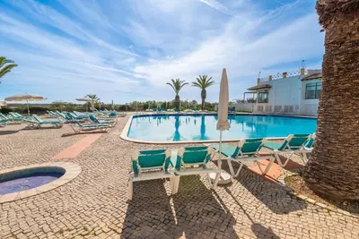 Image de 🏖️ White Golden - Ac - Wi-Fi - Access Pools & Beach Included