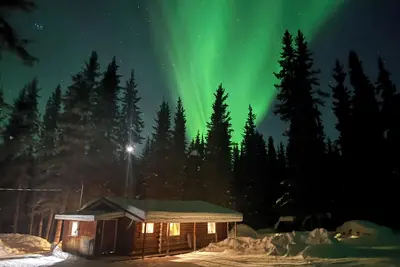 Image de Trails End, historic cabin on Bear Creek, next to Gulkana River