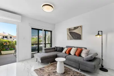 Moderne-Villa-Patio-Sdb privée