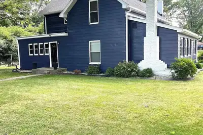 Image de Fireside Farmhouse Retreat on a Private Wooded Lot