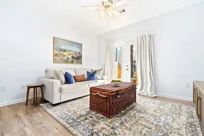 Image de New Modern Getaway ~ 1br, Patio & Pool