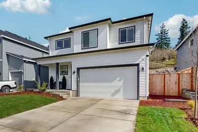 Image de Spacious family friendly home with full kitchen, enclosed yard, washer & dryer