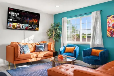 Image de 4bd | Air Hockey, Foosball & Firepit | Near Dt