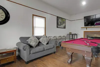 Image de Private 4 Bdrm house, 5 Miles from Downtown #5