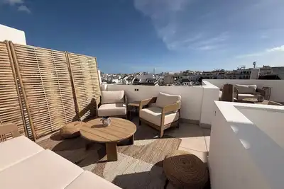 Image de 4 Beds Private Building of 2 Apartments - Old Town