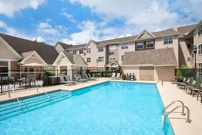 Image de Cozy Suite Escape! 4 2br Units w/ Kitchens & Free Breakfast! Outdoor Pool, Gym