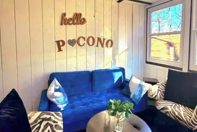 Image de Private Hot Tub + Lake Access: Poconos Escape!