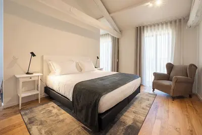 Image de Bright Farmhouse-Style Room + Patio and Scenic Country Views = Modern Comfort