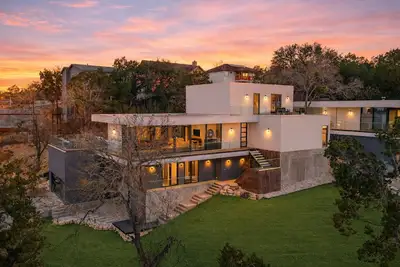 Image de Luxury Pool Retreat Near Lake Travis | Hunters Estate