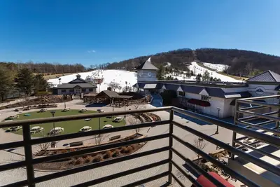 Image de Alpine Dbl Mountain View | Balcony + Ski Access