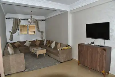 Image de Modern Ground Floor 2br/3ba  En-Suite Bedrooms  3 Min to Beach & Surf