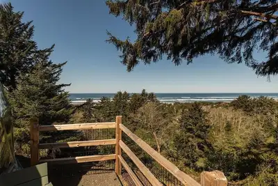 Image de South Cape Dome - Accessible - Sleeps 4 - w/Shared Luxury Bathhouse Access