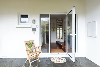 Cara's Cottage - Anam Arís