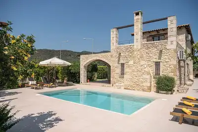 Image de Elegant Countryside Retreat with Private Pool Near Chania