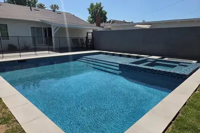 Image de Serene 4-bedroom house with Ac in charming noho