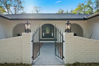 Image de Boho Retreat w/ 2 Masters, Beautiful Yard and Plenty of Space