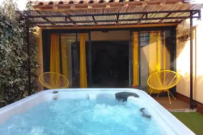 Image de Casa Lova\nJacuzzi, baignoire balnéo. \nCadre romantique \nÉvasion et détente ❤️