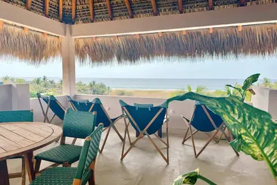 Image de 2br Penthouse   Private Roof Deck   Ac   Daily Clean