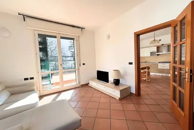 Image de Cn034 - Cesenatico, spacious three-room apartment with balcony, 100 meters from the sea.