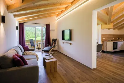 Image de Spacious, stylish, family-friendly, private infrared lounger, mountain railroads included.