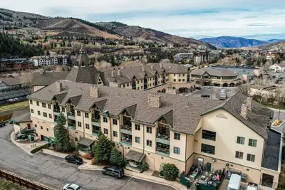 Image de Vail Valley Chapel Sqaure, Views & Walk to Gondola