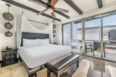 Image de Relax in Luxe Suite w/ Pool-View Balcony & 6 Pools near Pescador Plaza Shops