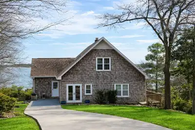 Image de Charming White Oak River Home, Private Dock Fishing - near Historic Swansboro