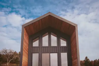 Image de Black Salt Retreat: Modern Nordic Cabin 2 w/ Hot Tub & Views