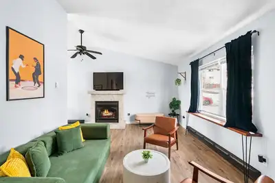 Image de 3-bedroom house with a balcony near ski, water park, casino, and Atv.