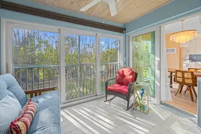 Image de Coming soon brand new condos on the West end of Sanibel! Deeded beach access!